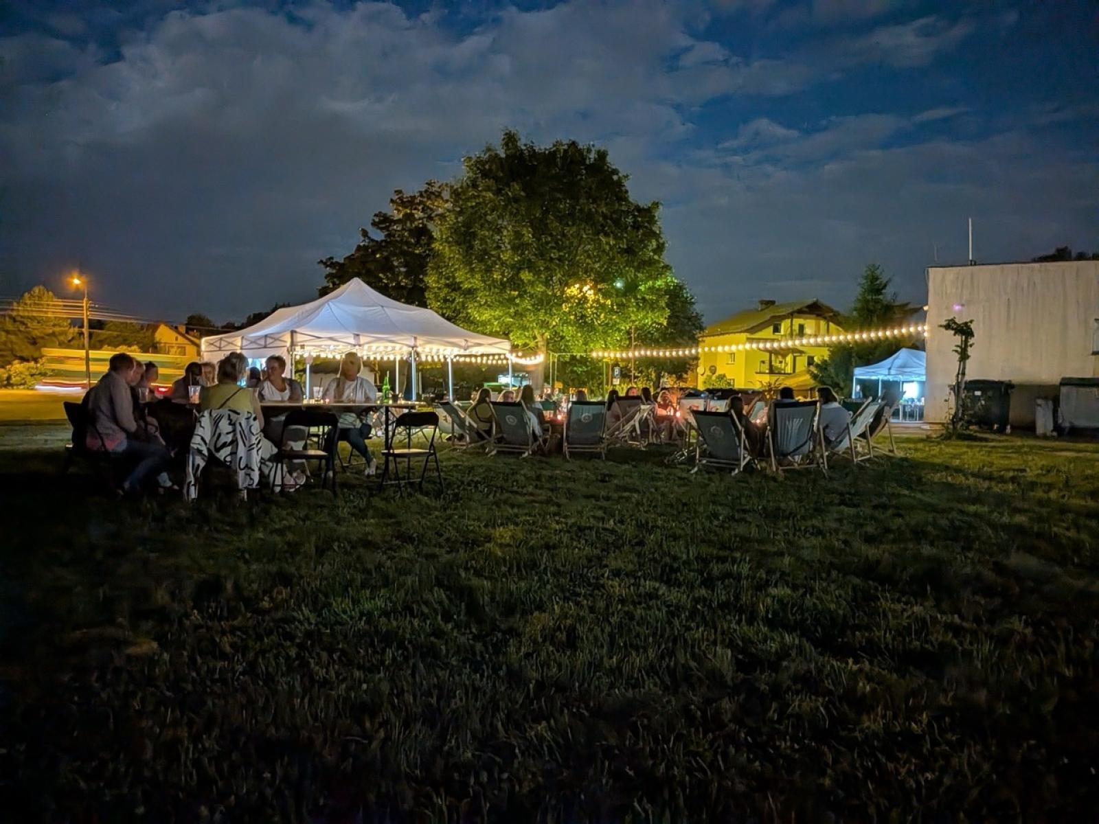 Zdjęcie w galerii na portalu naszraciborz.pl: Szymocice na wielkim ekranie – dwa weekendy pełne emocji, smaków i wspomnień [FOTO] wiadomości z regionu