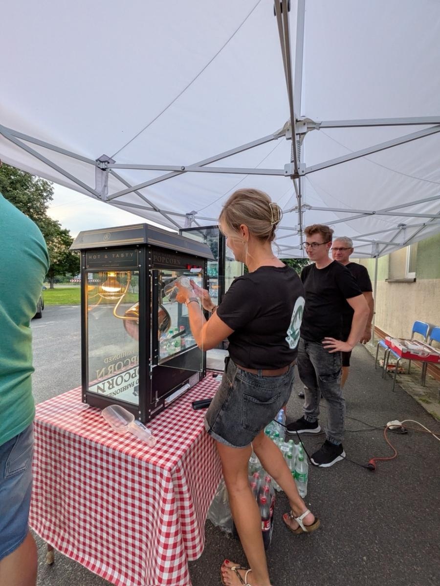 Zdjęcie w galerii na portalu naszraciborz.pl: Szymocice na wielkim ekranie – dwa weekendy pełne emocji, smaków i wspomnień [FOTO] wiadomości z regionu