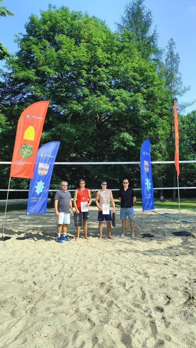 Zdjęcie w galerii na portalu naszraciborz.pl: Mistrzostwa Raciborza w siatkówce plażowej za nami wiadomości z regionu