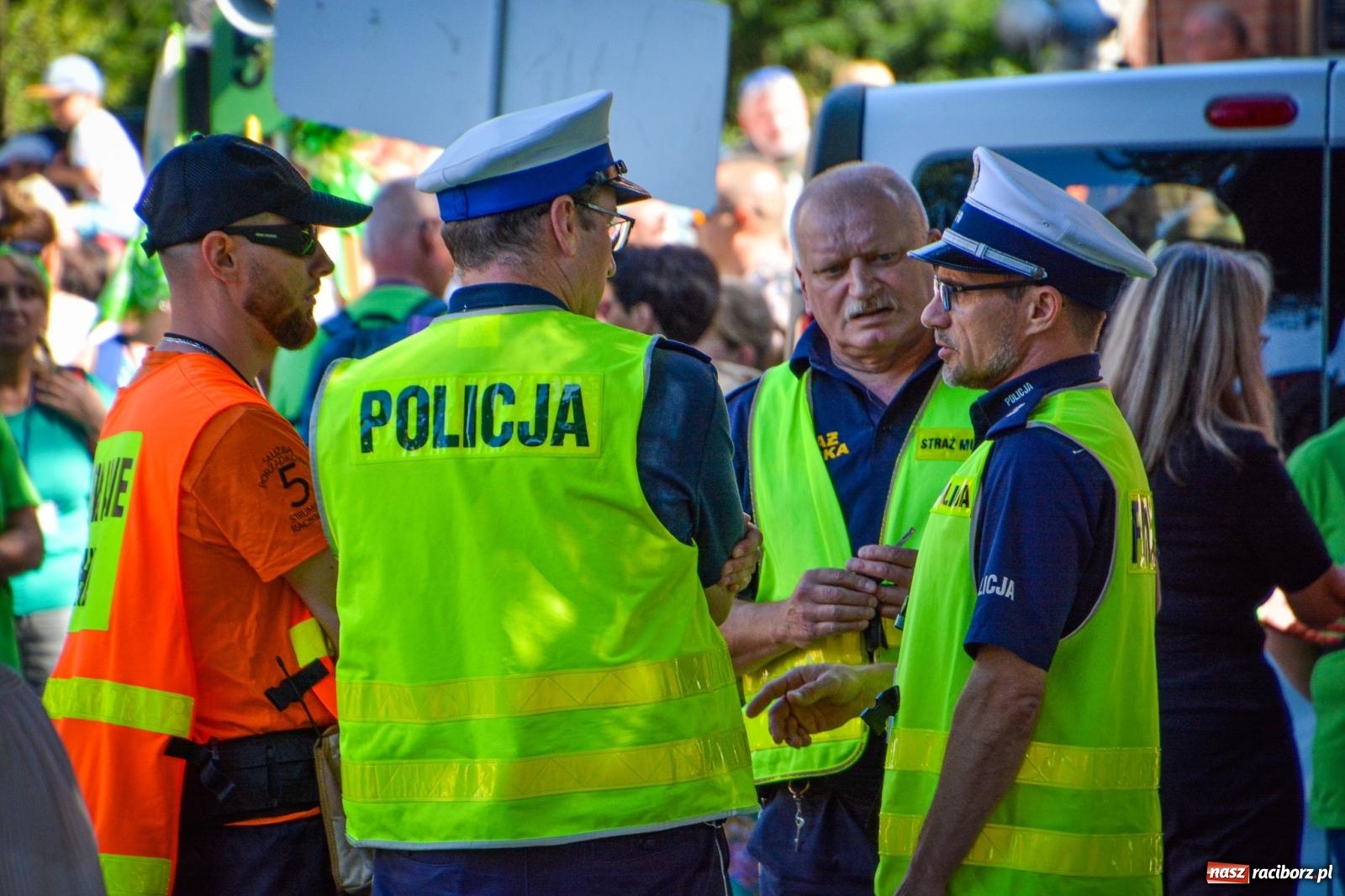 Zdjęcie w galerii na portalu naszraciborz.pl: Pielgrzymi Nadziei wyruszyli z Raciborza na Jasną Górę – Słowo Przewodnika na 49. Pieszą Pielgrzymkę Opolską wiadomości z regionu