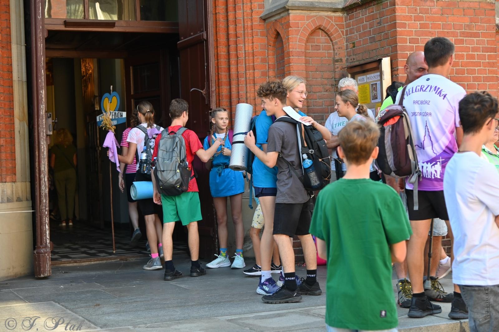 Zdjęcie w galerii na portalu naszraciborz.pl: Na szlaku wiary i nadziei – pielgrzymi z powiatu raciborskiego w drodze na Jasną Górę [FOTO na bis!] wiadomości z regionu