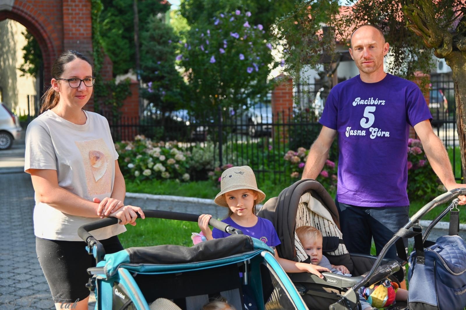 Zdjęcie w galerii na portalu naszraciborz.pl: Na szlaku wiary i nadziei – pielgrzymi z powiatu raciborskiego w drodze na Jasną Górę [FOTO na bis!] wiadomości z regionu