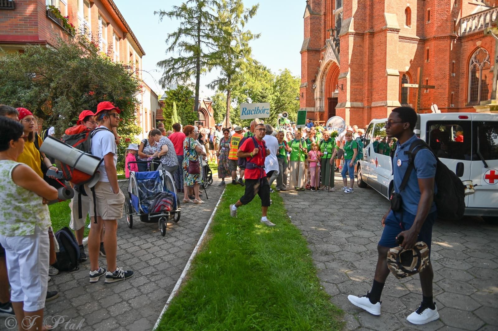 Zdjęcie w galerii na portalu naszraciborz.pl: Na szlaku wiary i nadziei – pielgrzymi z powiatu raciborskiego w drodze na Jasną Górę [FOTO na bis!] wiadomości z regionu