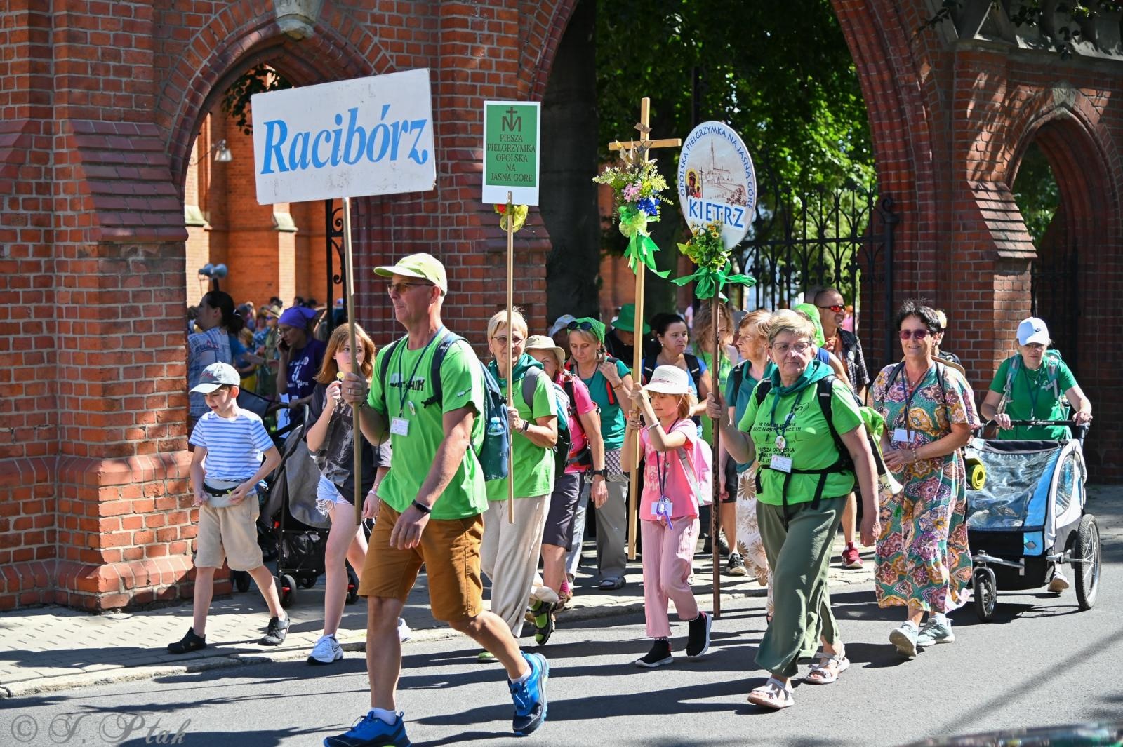 Zdjęcie w galerii na portalu naszraciborz.pl: Na szlaku wiary i nadziei – pielgrzymi z powiatu raciborskiego w drodze na Jasną Górę [FOTO na bis!] wiadomości z regionu