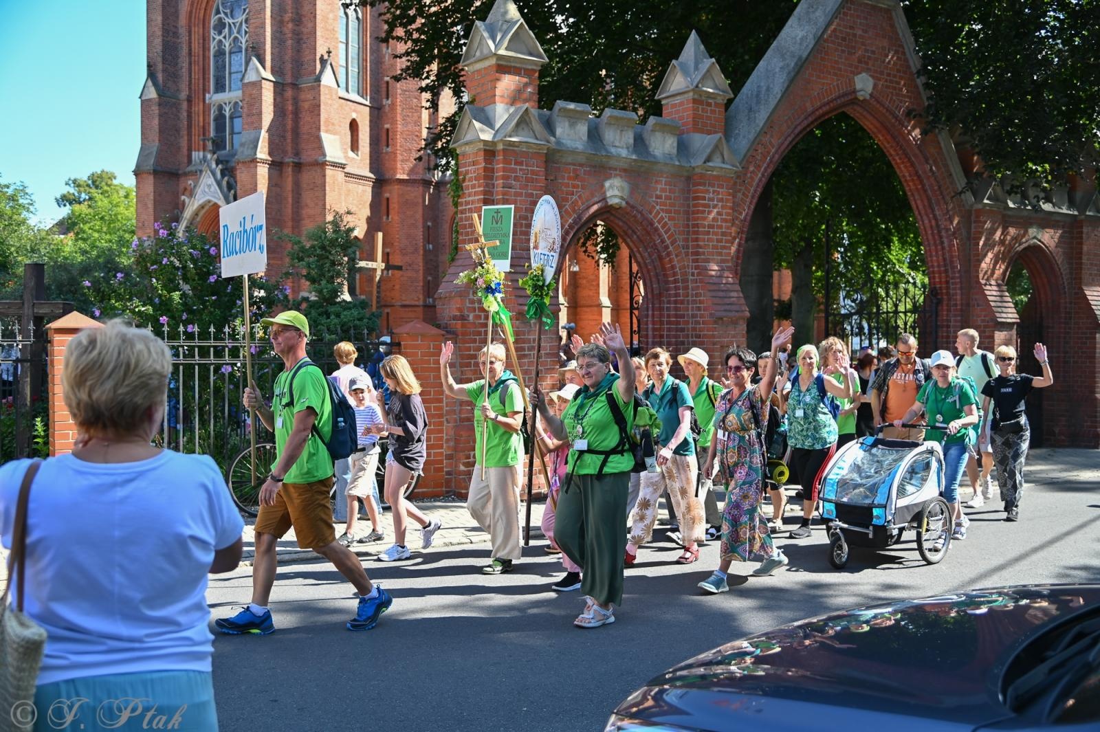 Zdjęcie w galerii na portalu naszraciborz.pl: Na szlaku wiary i nadziei – pielgrzymi z powiatu raciborskiego w drodze na Jasną Górę [FOTO na bis!] wiadomości z regionu