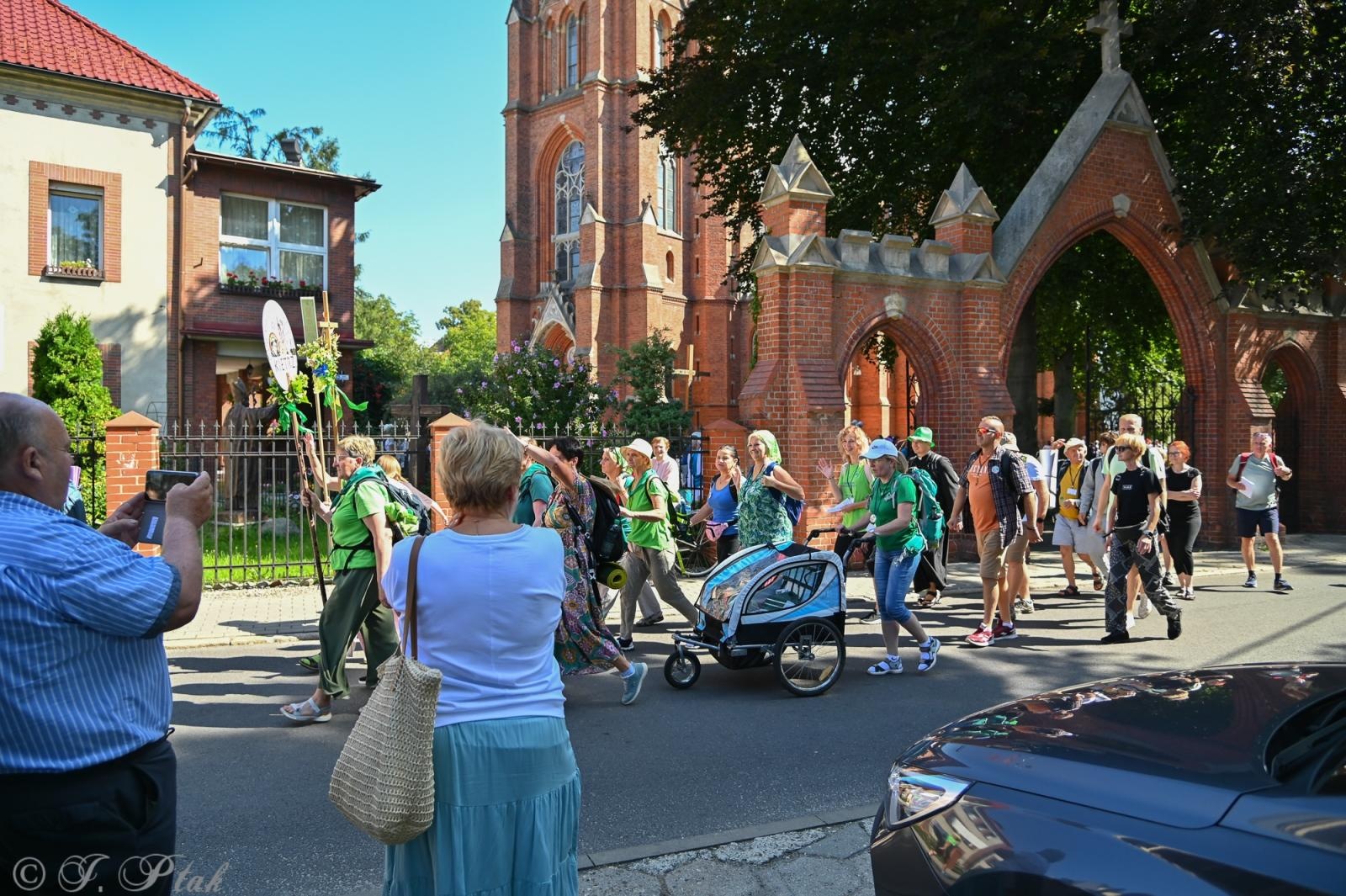 Zdjęcie w galerii na portalu naszraciborz.pl: Na szlaku wiary i nadziei – pielgrzymi z powiatu raciborskiego w drodze na Jasną Górę [FOTO na bis!] wiadomości z regionu