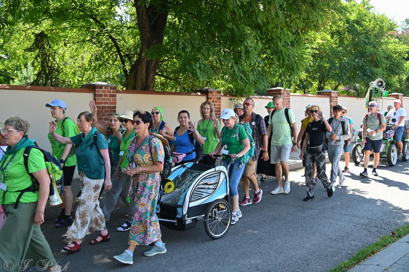Zdjęcie w galerii na portalu naszraciborz.pl: Na szlaku wiary i nadziei – pielgrzymi z powiatu raciborskiego w drodze na Jasną Górę [FOTO na bis!] wiadomości z regionu