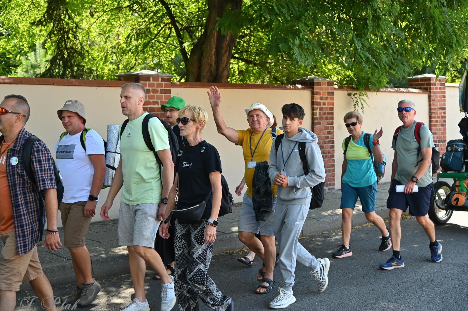 Zdjęcie w galerii na portalu naszraciborz.pl: Na szlaku wiary i nadziei – pielgrzymi z powiatu raciborskiego w drodze na Jasną Górę [FOTO na bis!] wiadomości z regionu