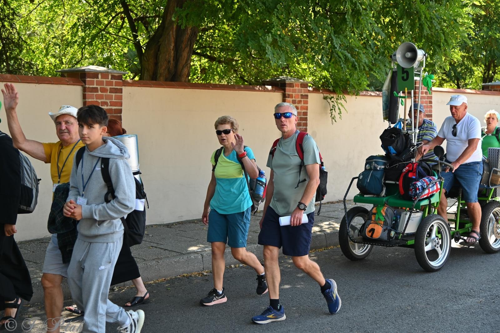 Zdjęcie w galerii na portalu naszraciborz.pl: Na szlaku wiary i nadziei – pielgrzymi z powiatu raciborskiego w drodze na Jasną Górę [FOTO na bis!] wiadomości z regionu