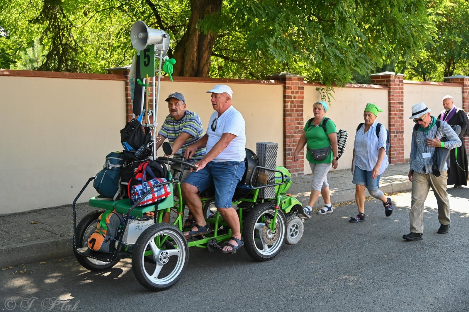 Zdjęcie w galerii na portalu naszraciborz.pl: Na szlaku wiary i nadziei – pielgrzymi z powiatu raciborskiego w drodze na Jasną Górę [FOTO na bis!] wiadomości z regionu