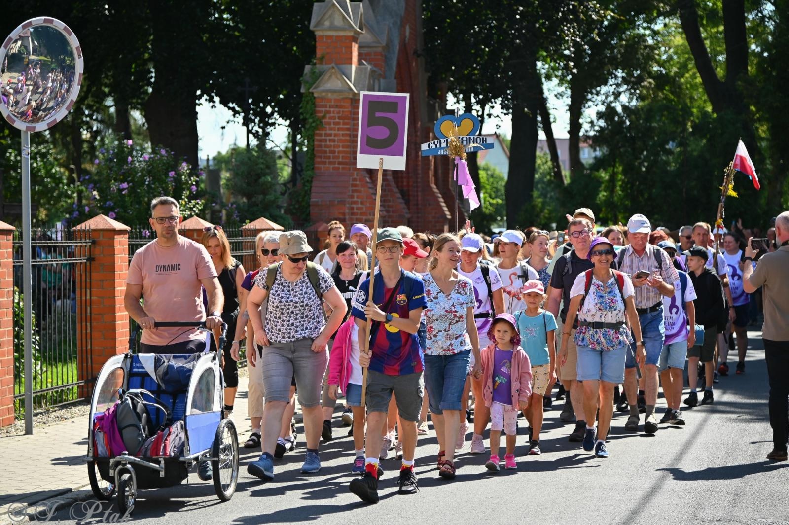 Zdjęcie w galerii na portalu naszraciborz.pl: Na szlaku wiary i nadziei – pielgrzymi z powiatu raciborskiego w drodze na Jasną Górę [FOTO na bis!] wiadomości z regionu