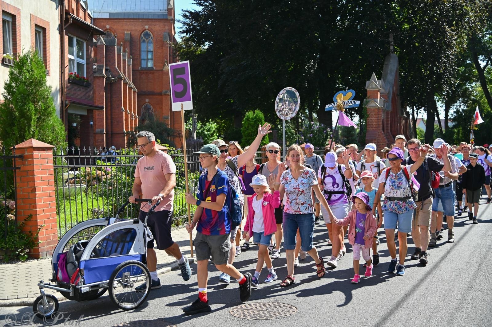 Zdjęcie w galerii na portalu naszraciborz.pl: Na szlaku wiary i nadziei – pielgrzymi z powiatu raciborskiego w drodze na Jasną Górę [FOTO na bis!] wiadomości z regionu