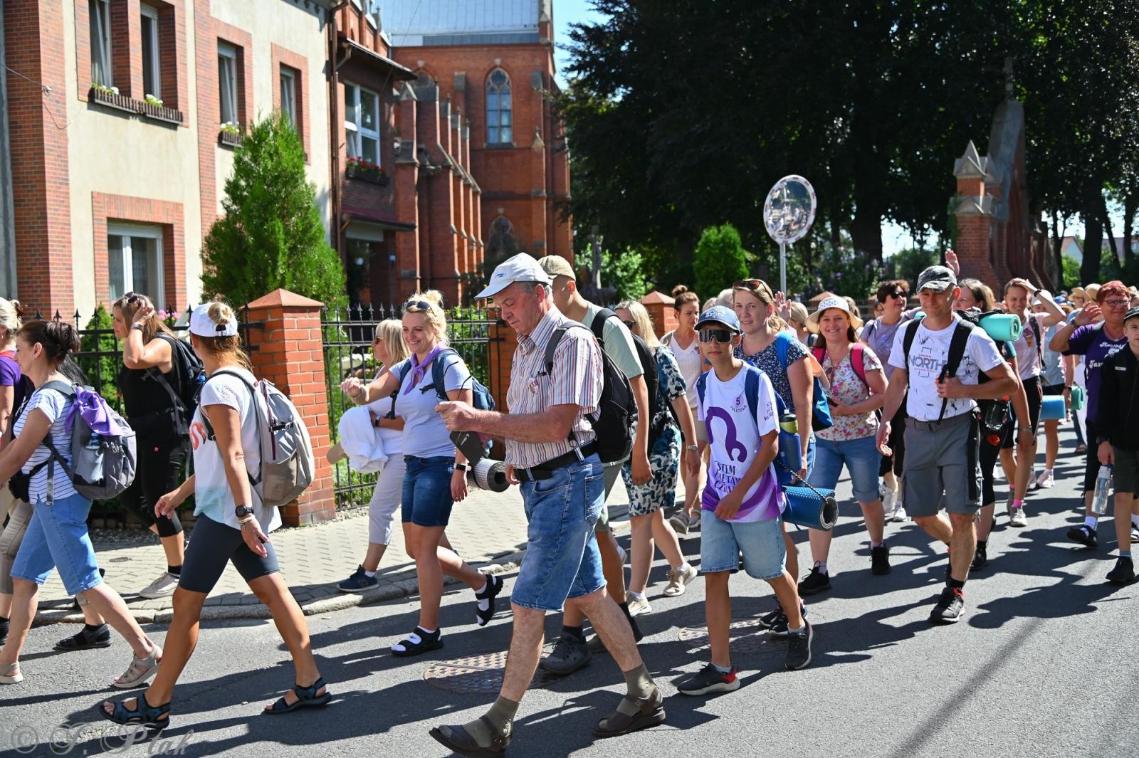 Zdjęcie w galerii na portalu naszraciborz.pl: Na szlaku wiary i nadziei – pielgrzymi z powiatu raciborskiego w drodze na Jasną Górę [FOTO na bis!] wiadomości z regionu