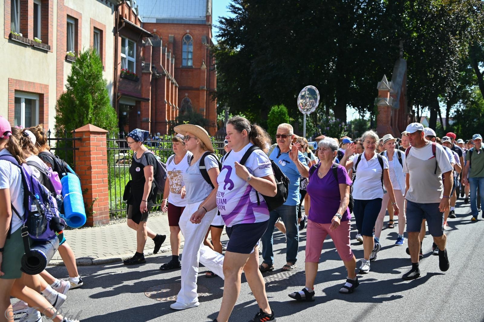 Zdjęcie w galerii na portalu naszraciborz.pl: Na szlaku wiary i nadziei – pielgrzymi z powiatu raciborskiego w drodze na Jasną Górę [FOTO na bis!] wiadomości z regionu