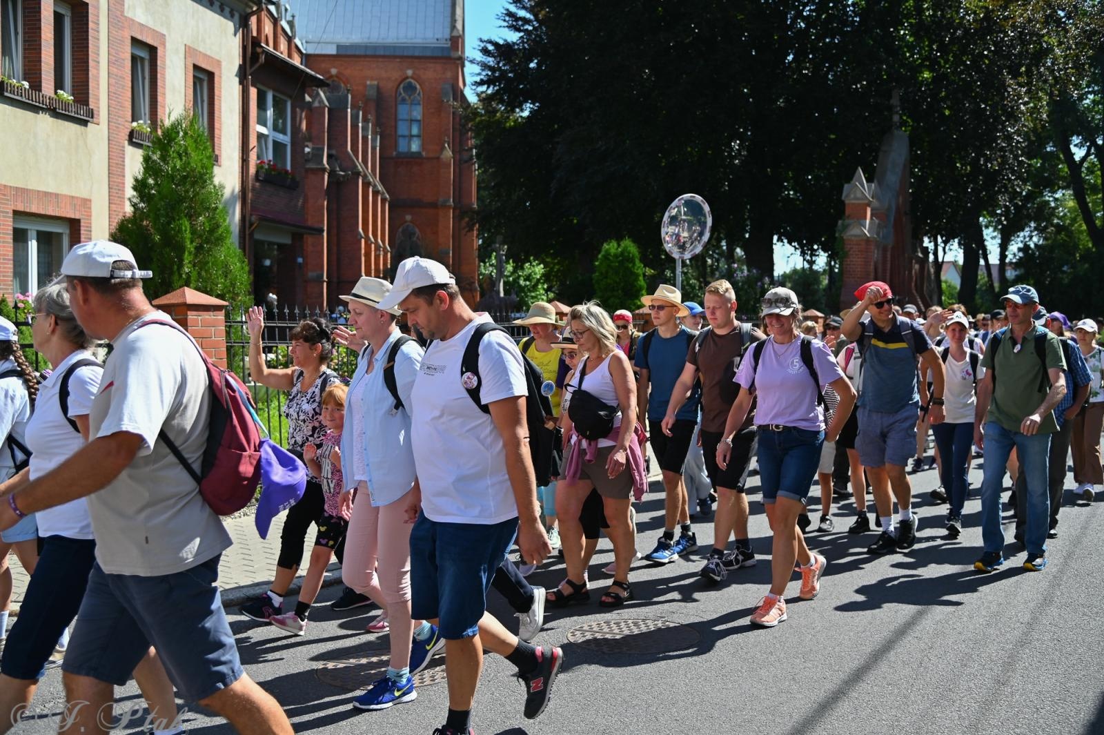 Zdjęcie w galerii na portalu naszraciborz.pl: Na szlaku wiary i nadziei – pielgrzymi z powiatu raciborskiego w drodze na Jasną Górę [FOTO na bis!] wiadomości z regionu