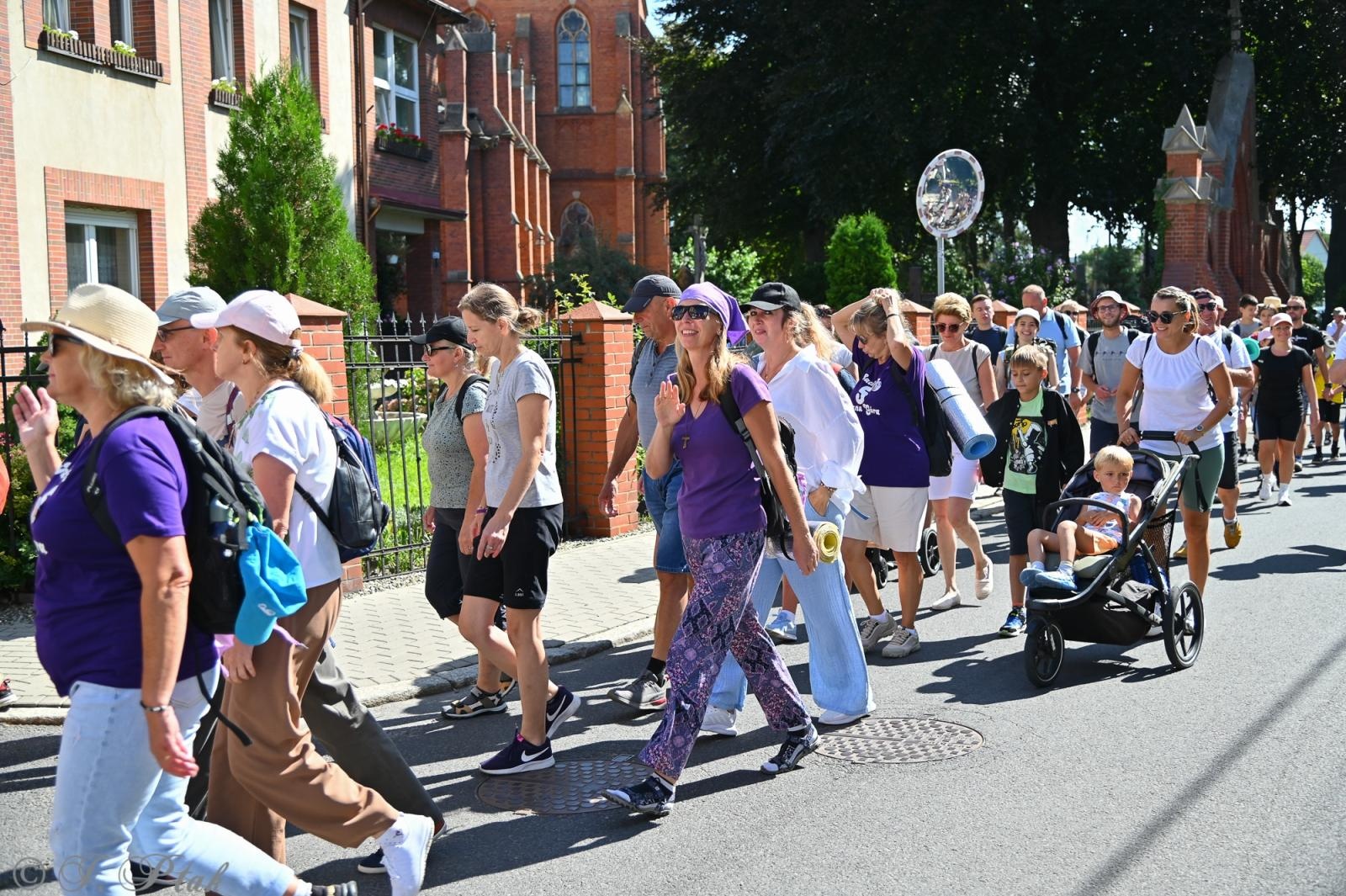 Zdjęcie w galerii na portalu naszraciborz.pl: Na szlaku wiary i nadziei – pielgrzymi z powiatu raciborskiego w drodze na Jasną Górę [FOTO na bis!] wiadomości z regionu