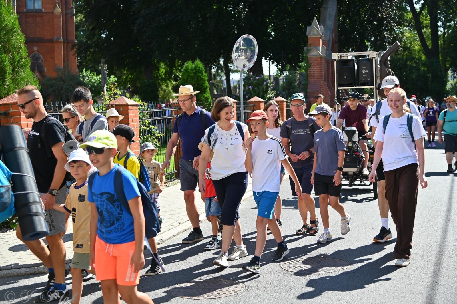 Zdjęcie w galerii na portalu naszraciborz.pl: Na szlaku wiary i nadziei – pielgrzymi z powiatu raciborskiego w drodze na Jasną Górę [FOTO na bis!] wiadomości z regionu