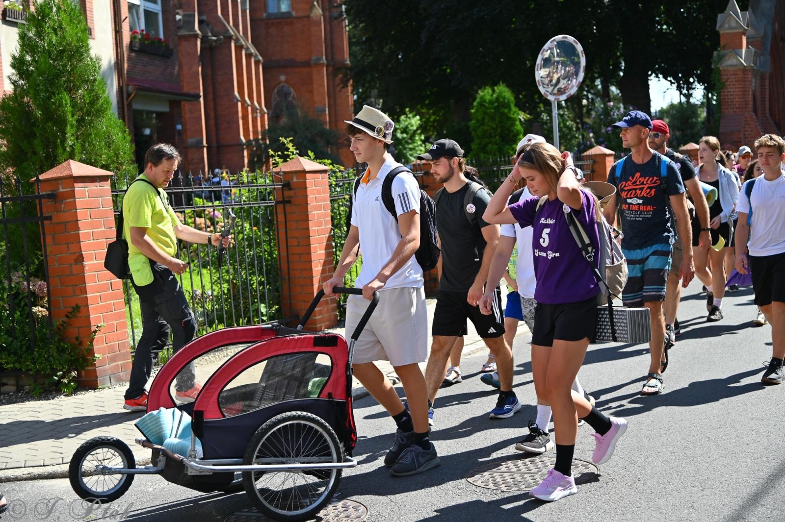 Zdjęcie w galerii na portalu naszraciborz.pl: Na szlaku wiary i nadziei – pielgrzymi z powiatu raciborskiego w drodze na Jasną Górę [FOTO na bis!] wiadomości z regionu