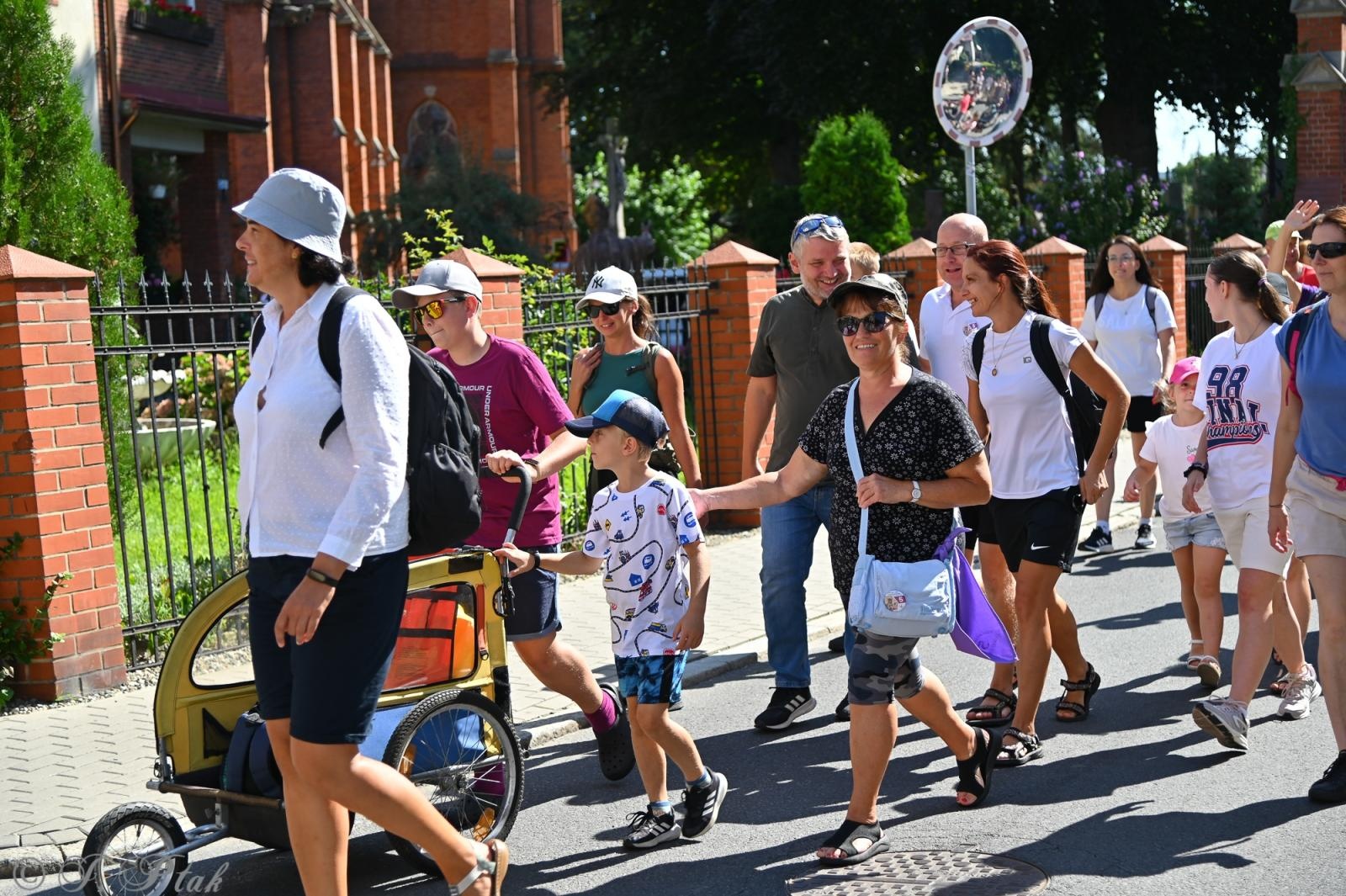 Zdjęcie w galerii na portalu naszraciborz.pl: Na szlaku wiary i nadziei – pielgrzymi z powiatu raciborskiego w drodze na Jasną Górę [FOTO na bis!] wiadomości z regionu