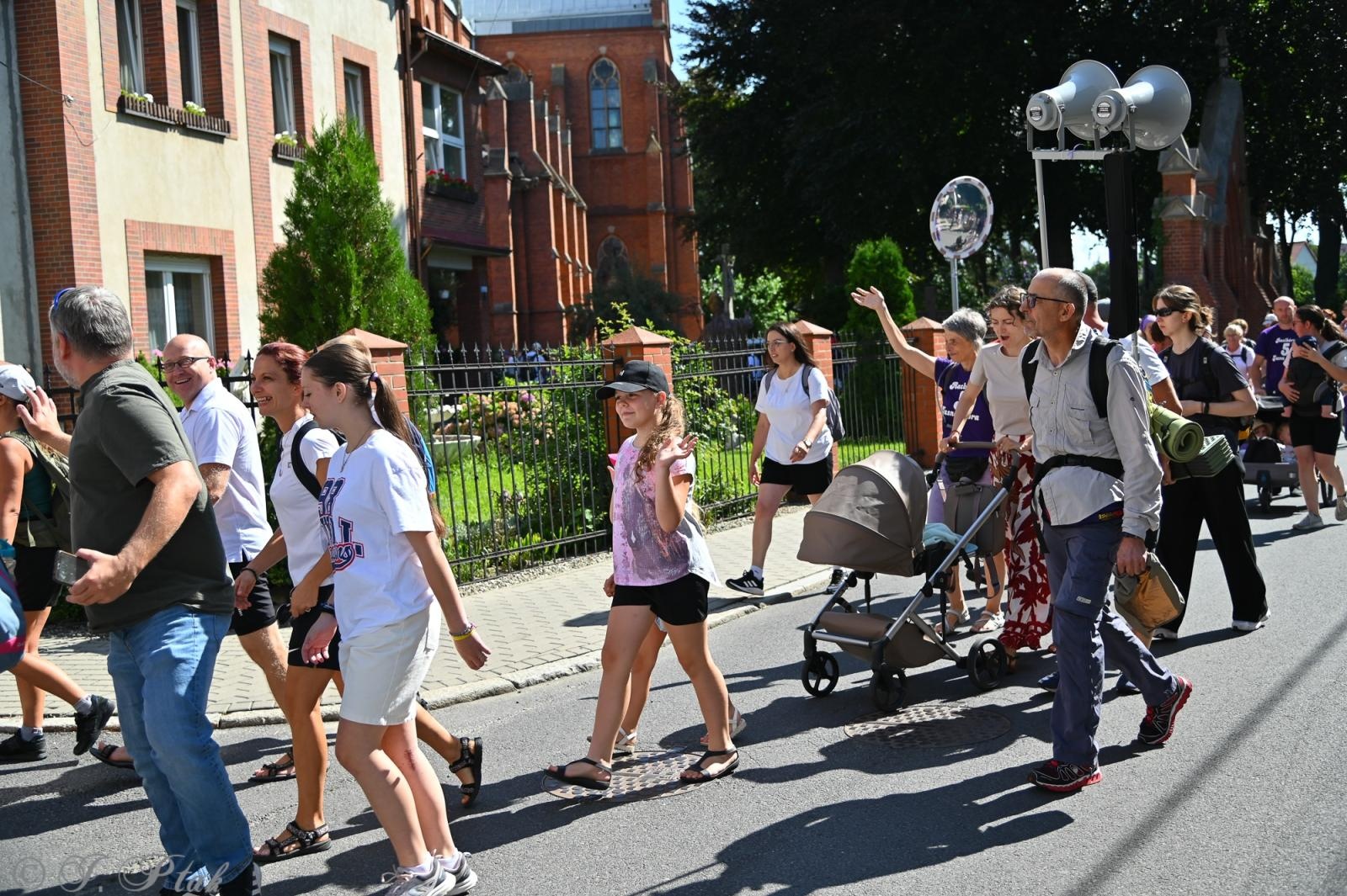 Zdjęcie w galerii na portalu naszraciborz.pl: Na szlaku wiary i nadziei – pielgrzymi z powiatu raciborskiego w drodze na Jasną Górę [FOTO na bis!] wiadomości z regionu