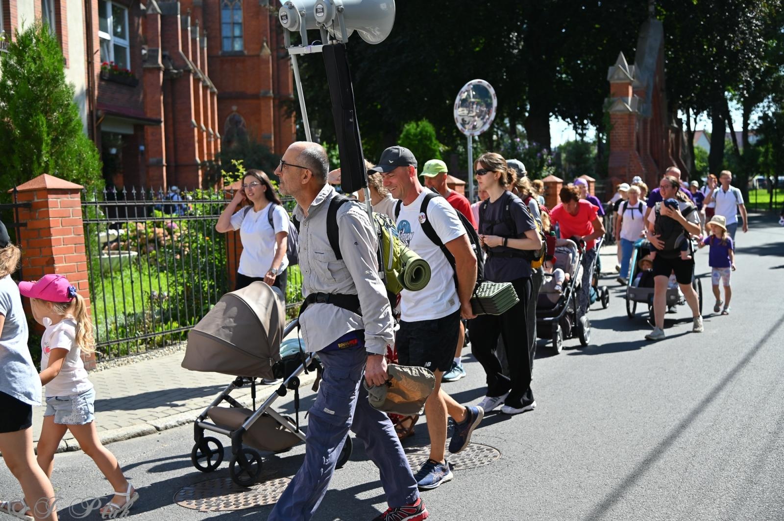 Zdjęcie w galerii na portalu naszraciborz.pl: Na szlaku wiary i nadziei – pielgrzymi z powiatu raciborskiego w drodze na Jasną Górę [FOTO na bis!] wiadomości z regionu