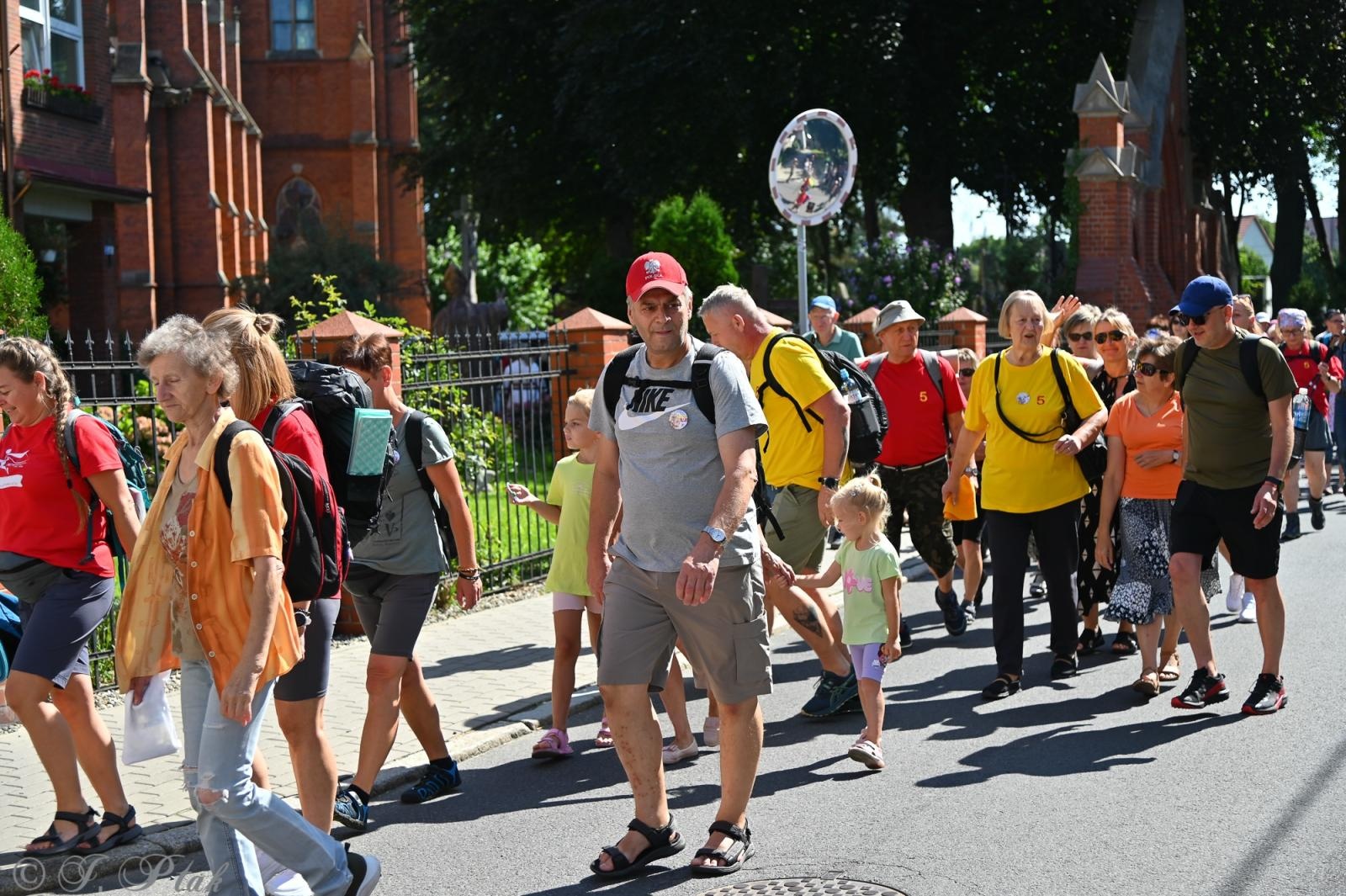 Zdjęcie w galerii na portalu naszraciborz.pl: Na szlaku wiary i nadziei – pielgrzymi z powiatu raciborskiego w drodze na Jasną Górę [FOTO na bis!] wiadomości z regionu