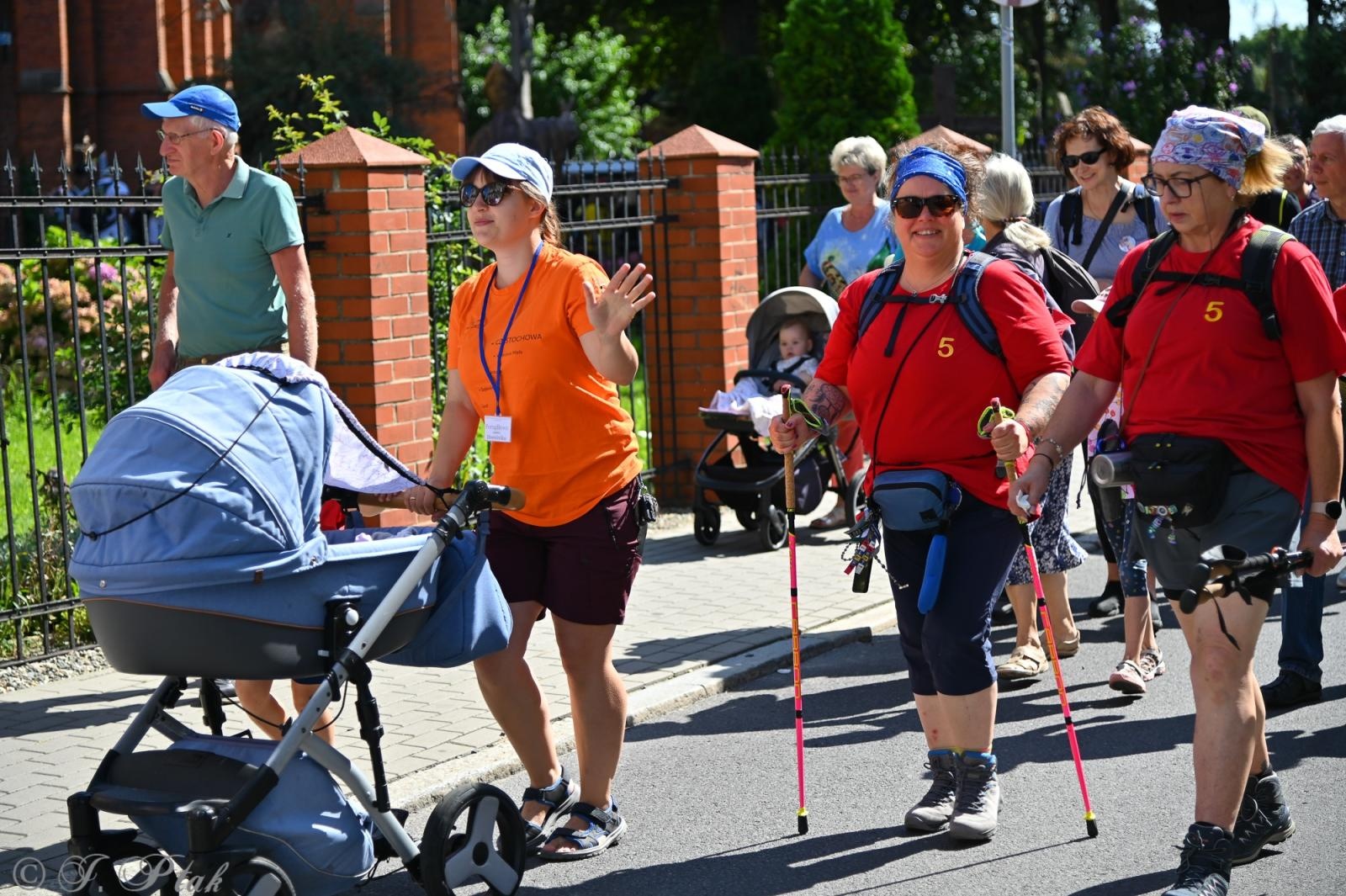 Zdjęcie w galerii na portalu naszraciborz.pl: Na szlaku wiary i nadziei – pielgrzymi z powiatu raciborskiego w drodze na Jasną Górę [FOTO na bis!] wiadomości z regionu