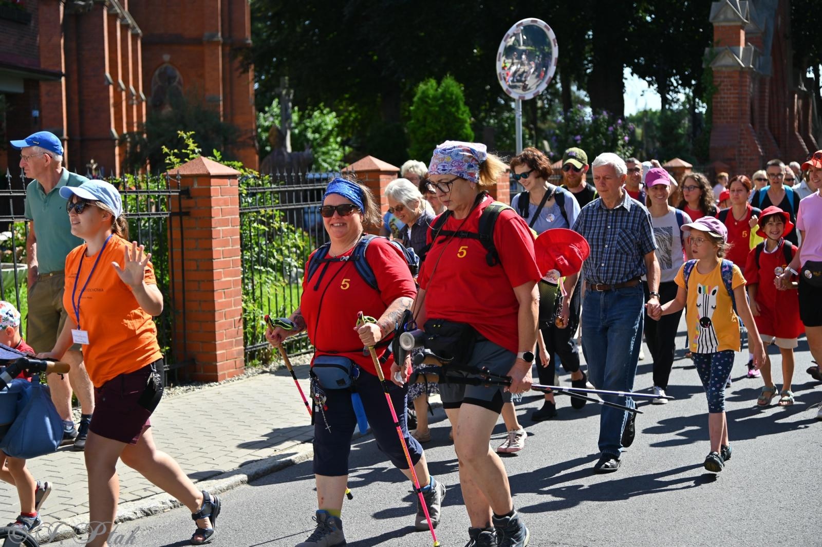 Zdjęcie w galerii na portalu naszraciborz.pl: Na szlaku wiary i nadziei – pielgrzymi z powiatu raciborskiego w drodze na Jasną Górę [FOTO na bis!] wiadomości z regionu