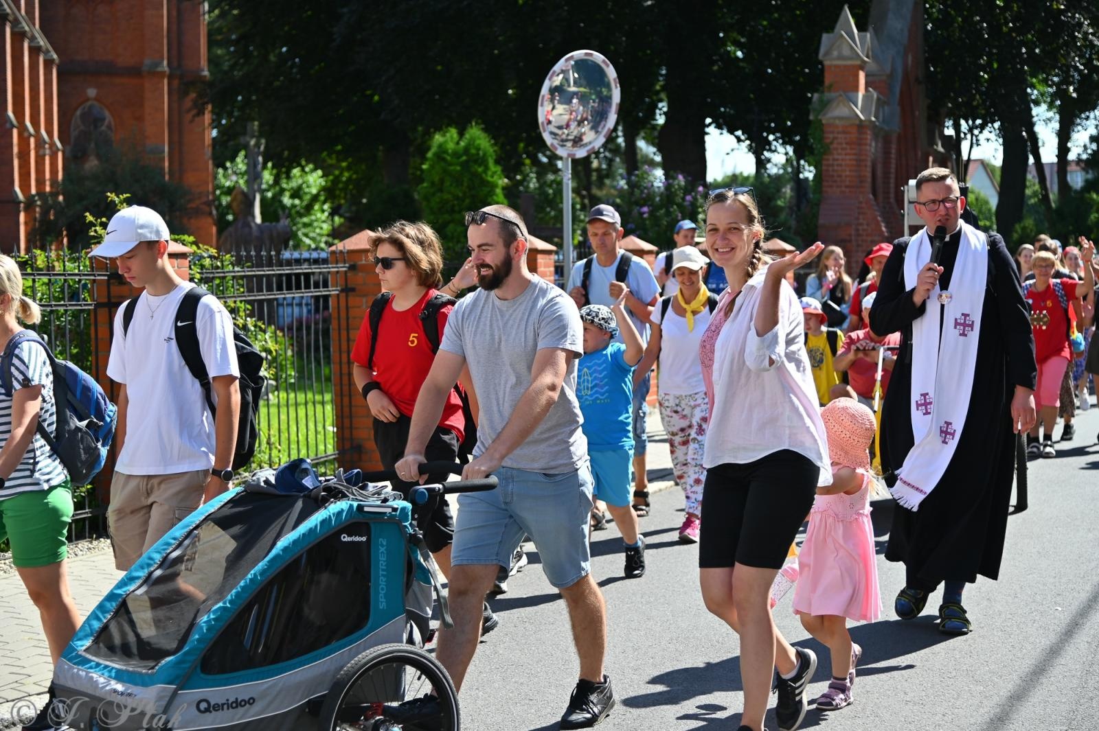 Zdjęcie w galerii na portalu naszraciborz.pl: Na szlaku wiary i nadziei – pielgrzymi z powiatu raciborskiego w drodze na Jasną Górę [FOTO na bis!] wiadomości z regionu