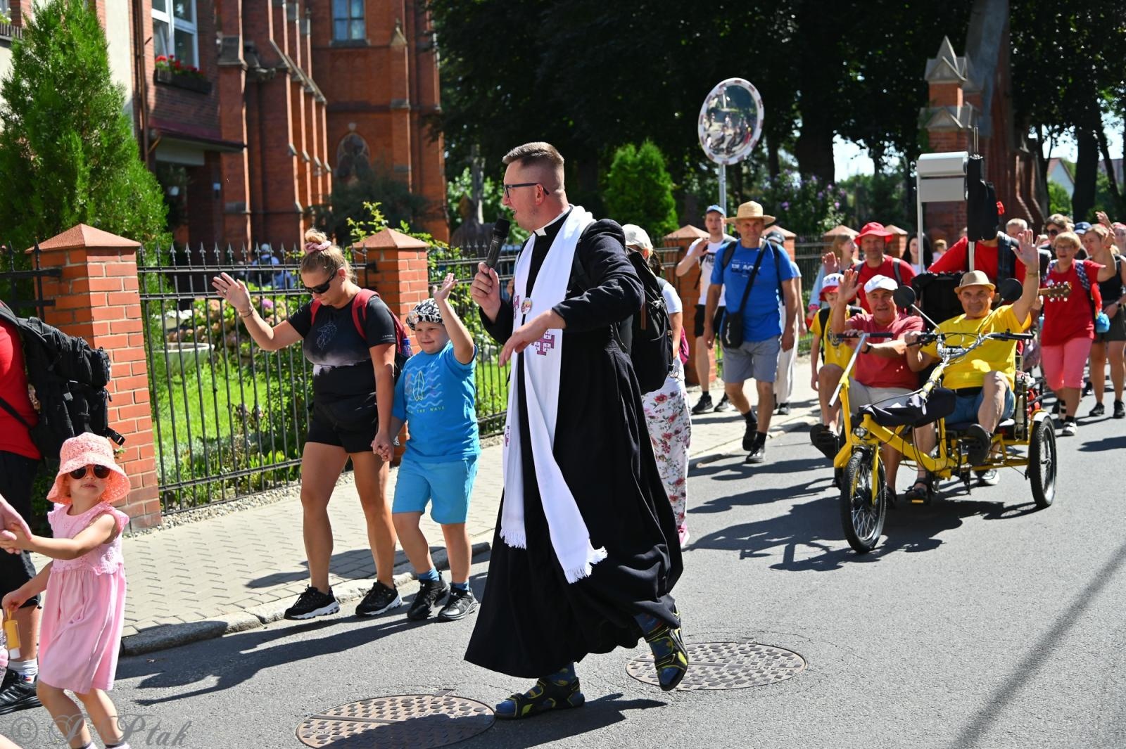 Zdjęcie w galerii na portalu naszraciborz.pl: Na szlaku wiary i nadziei – pielgrzymi z powiatu raciborskiego w drodze na Jasną Górę [FOTO na bis!] wiadomości z regionu