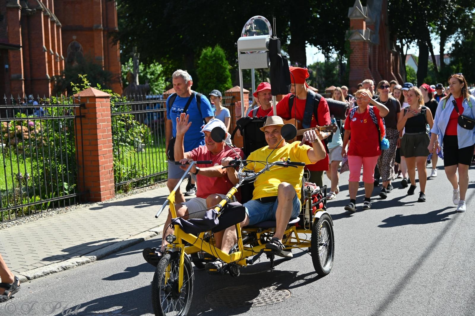 Zdjęcie w galerii na portalu naszraciborz.pl: Na szlaku wiary i nadziei – pielgrzymi z powiatu raciborskiego w drodze na Jasną Górę [FOTO na bis!] wiadomości z regionu