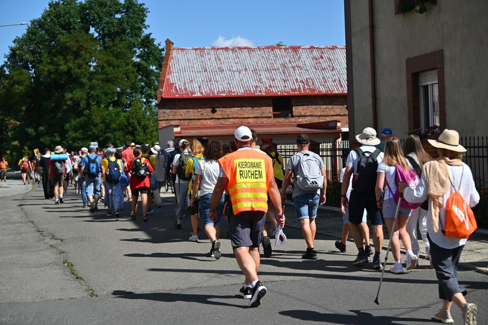 Zdjęcie w galerii na portalu naszraciborz.pl: Na szlaku wiary i nadziei – pielgrzymi z powiatu raciborskiego w drodze na Jasną Górę [FOTO na bis!] wiadomości z regionu