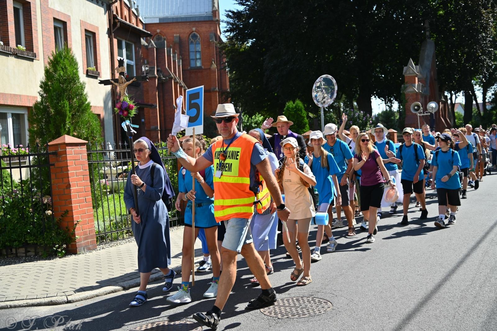 Zdjęcie w galerii na portalu naszraciborz.pl: Na szlaku wiary i nadziei – pielgrzymi z powiatu raciborskiego w drodze na Jasną Górę [FOTO na bis!] wiadomości z regionu