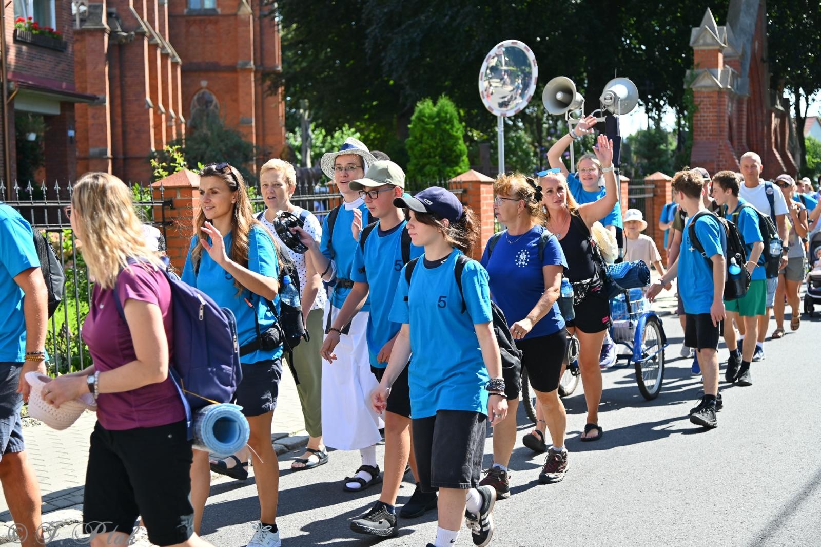 Zdjęcie w galerii na portalu naszraciborz.pl: Na szlaku wiary i nadziei – pielgrzymi z powiatu raciborskiego w drodze na Jasną Górę [FOTO na bis!] wiadomości z regionu