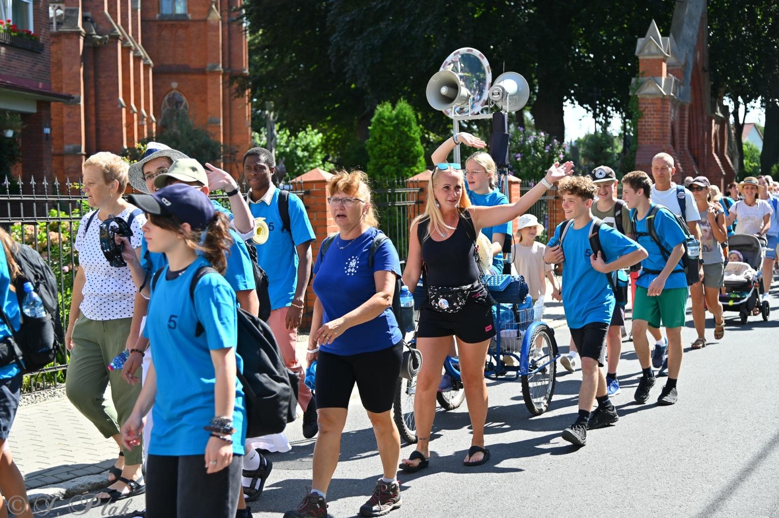 Zdjęcie w galerii na portalu naszraciborz.pl: Na szlaku wiary i nadziei – pielgrzymi z powiatu raciborskiego w drodze na Jasną Górę [FOTO na bis!] wiadomości z regionu