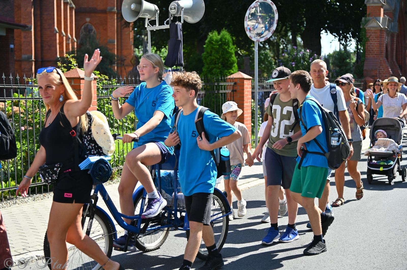 Zdjęcie w galerii na portalu naszraciborz.pl: Na szlaku wiary i nadziei – pielgrzymi z powiatu raciborskiego w drodze na Jasną Górę [FOTO na bis!] wiadomości z regionu
