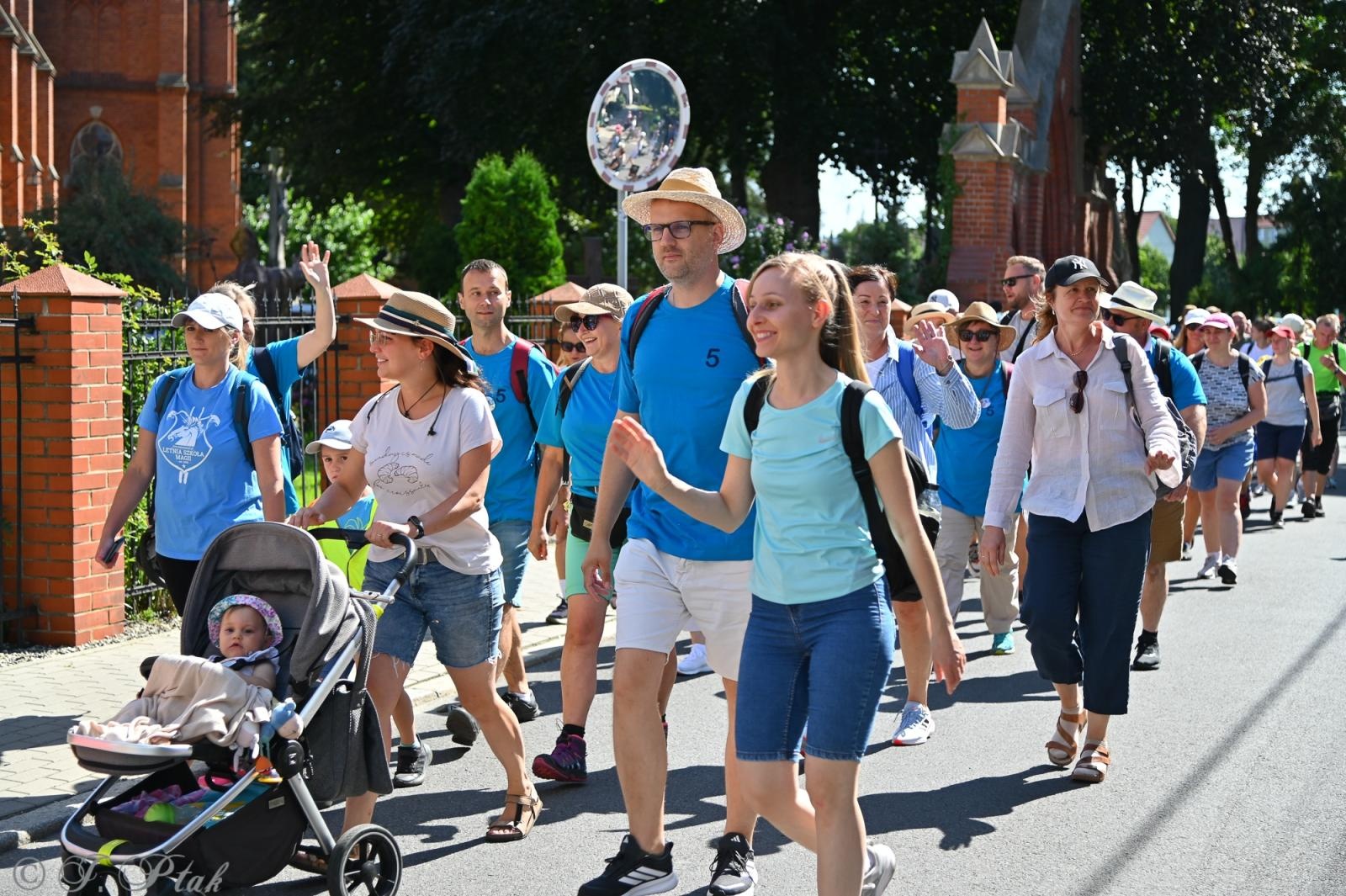 Zdjęcie w galerii na portalu naszraciborz.pl: Na szlaku wiary i nadziei – pielgrzymi z powiatu raciborskiego w drodze na Jasną Górę [FOTO na bis!] wiadomości z regionu