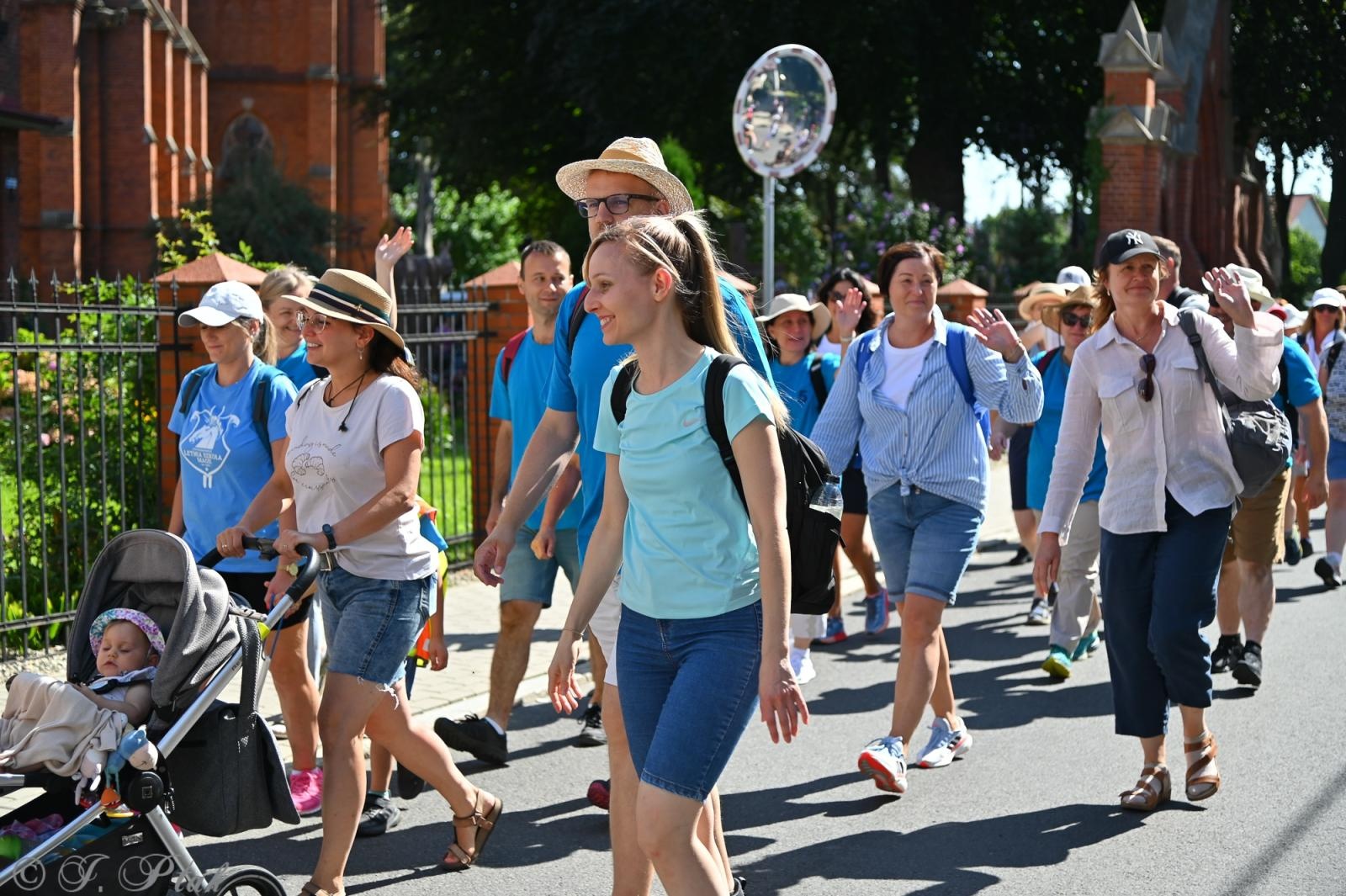 Zdjęcie w galerii na portalu naszraciborz.pl: Na szlaku wiary i nadziei – pielgrzymi z powiatu raciborskiego w drodze na Jasną Górę [FOTO na bis!] wiadomości z regionu