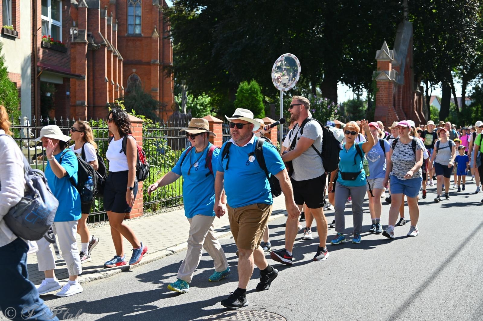 Zdjęcie w galerii na portalu naszraciborz.pl: Na szlaku wiary i nadziei – pielgrzymi z powiatu raciborskiego w drodze na Jasną Górę [FOTO na bis!] wiadomości z regionu