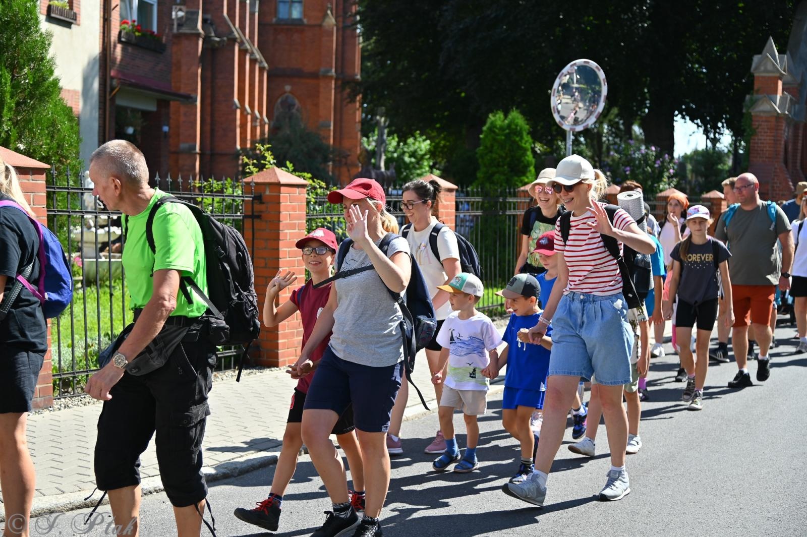 Zdjęcie w galerii na portalu naszraciborz.pl: Na szlaku wiary i nadziei – pielgrzymi z powiatu raciborskiego w drodze na Jasną Górę [FOTO na bis!] wiadomości z regionu