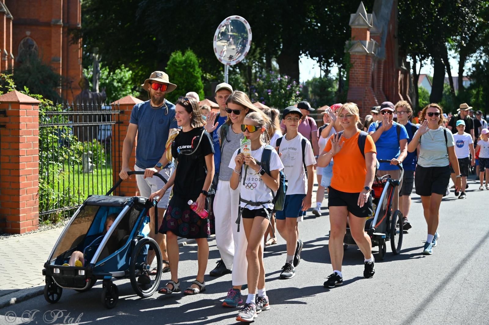 Zdjęcie w galerii na portalu naszraciborz.pl: Na szlaku wiary i nadziei – pielgrzymi z powiatu raciborskiego w drodze na Jasną Górę [FOTO na bis!] wiadomości z regionu