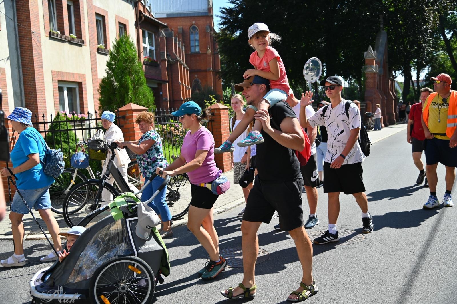 Zdjęcie w galerii na portalu naszraciborz.pl: Na szlaku wiary i nadziei – pielgrzymi z powiatu raciborskiego w drodze na Jasną Górę [FOTO na bis!] wiadomości z regionu