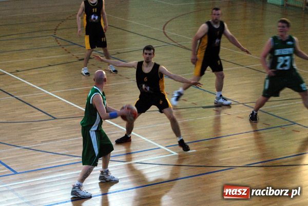 Zdjęcie w galerii na portalu naszraciborz.pl: Sneakers4U o krok od tytułu mistrza ligi wiadomości z regionu