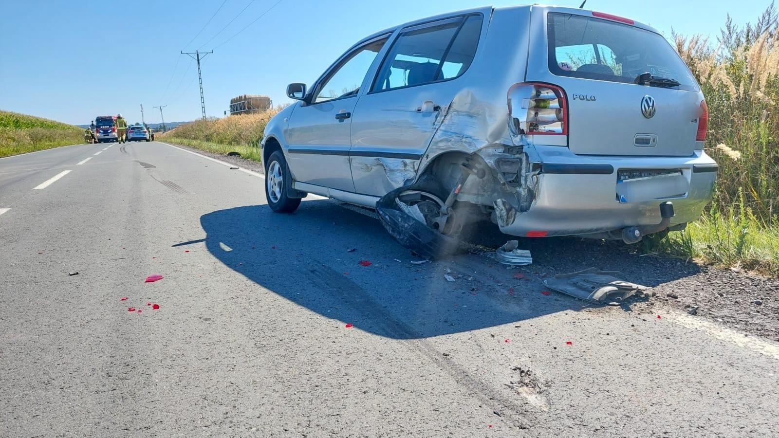 Zdjęcie w galerii na portalu naszraciborz.pl: Kolizja dwóch Volkswagenów na ul. Samborowickiej w Krzanowicach – sprawca ukarany mandatem wiadomości z regionu