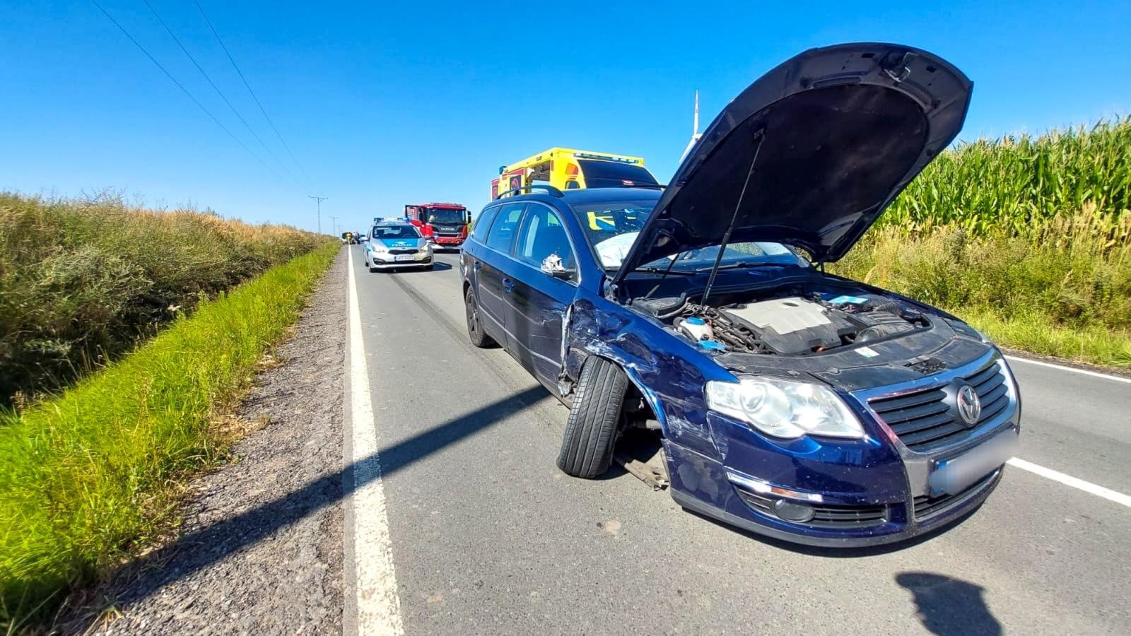 Zdjęcie w galerii na portalu naszraciborz.pl: Kolizja dwóch Volkswagenów na ul. Samborowickiej w Krzanowicach – sprawca ukarany mandatem wiadomości z regionu