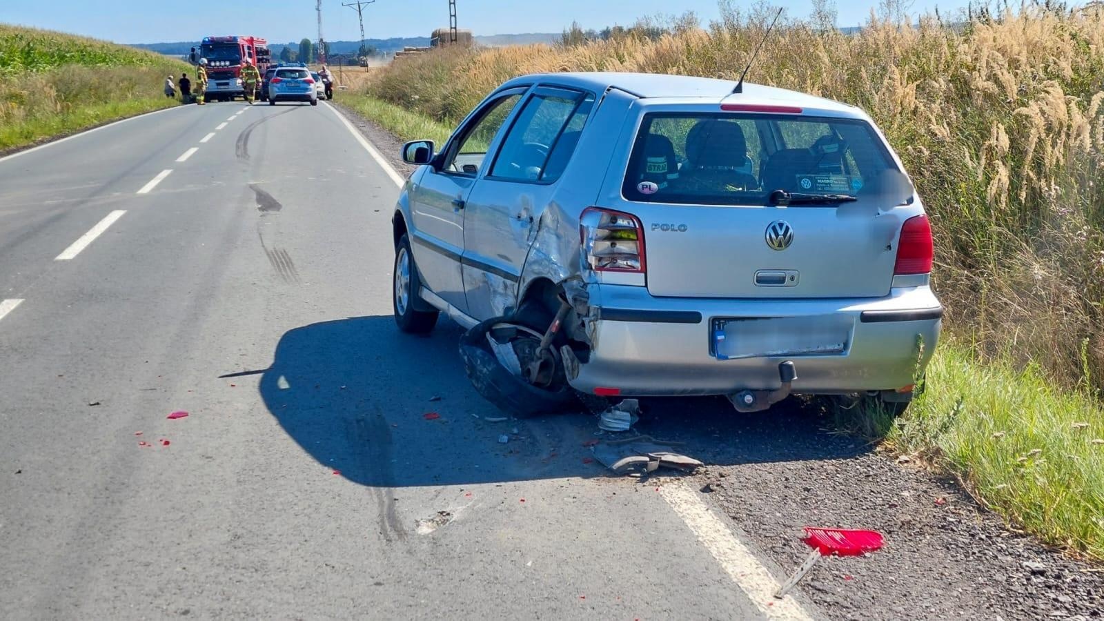 Zdjęcie w galerii na portalu naszraciborz.pl: Kolizja dwóch Volkswagenów na ul. Samborowickiej w Krzanowicach – sprawca ukarany mandatem wiadomości z regionu