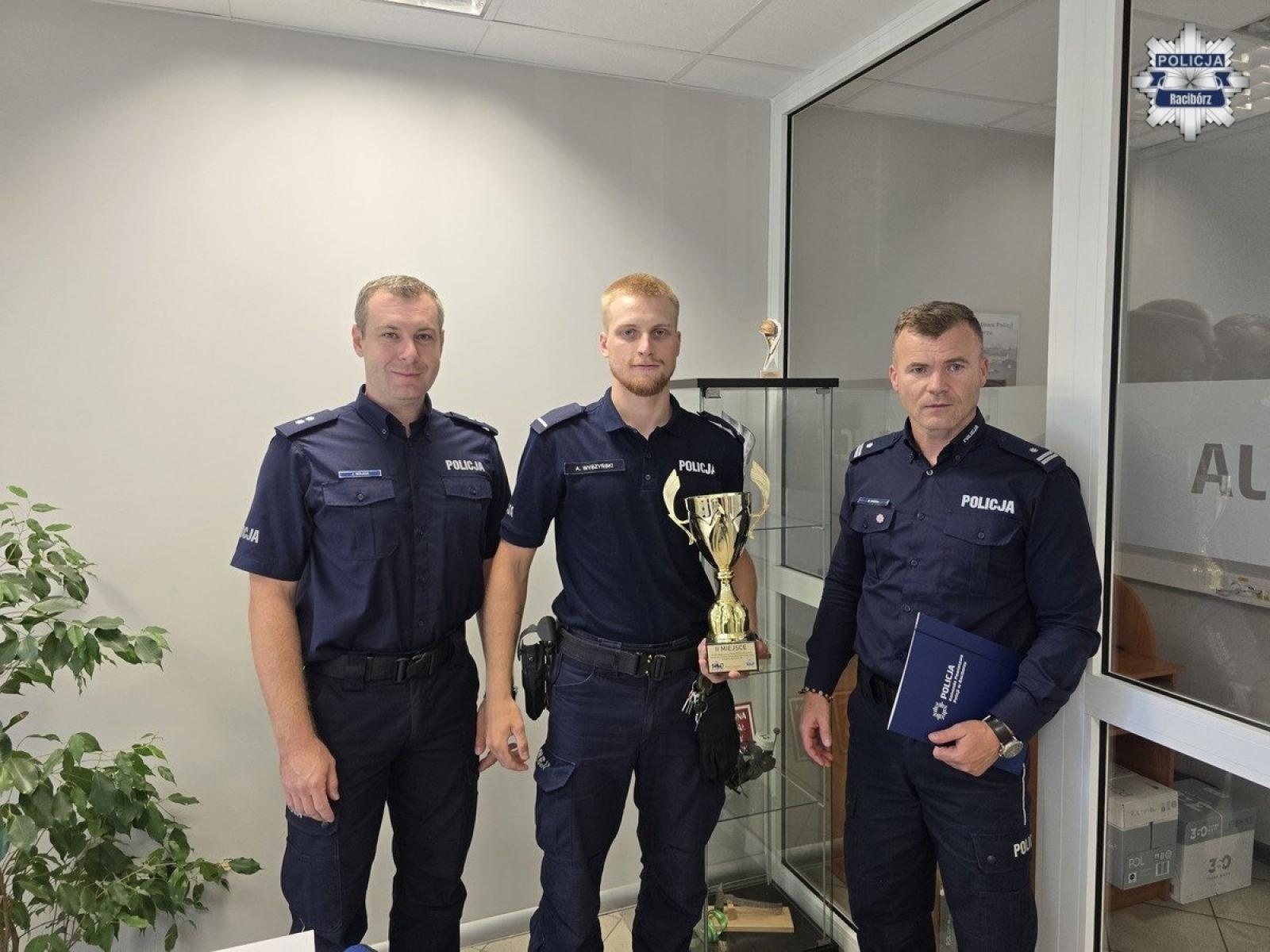 Zdjęcie w galerii na portalu naszraciborz.pl: Sukces policjanta z Pietrowic Wielkich na Górskich Mistrzostwach Polski Policji w kolarstwie szosowym wiadomości z regionu