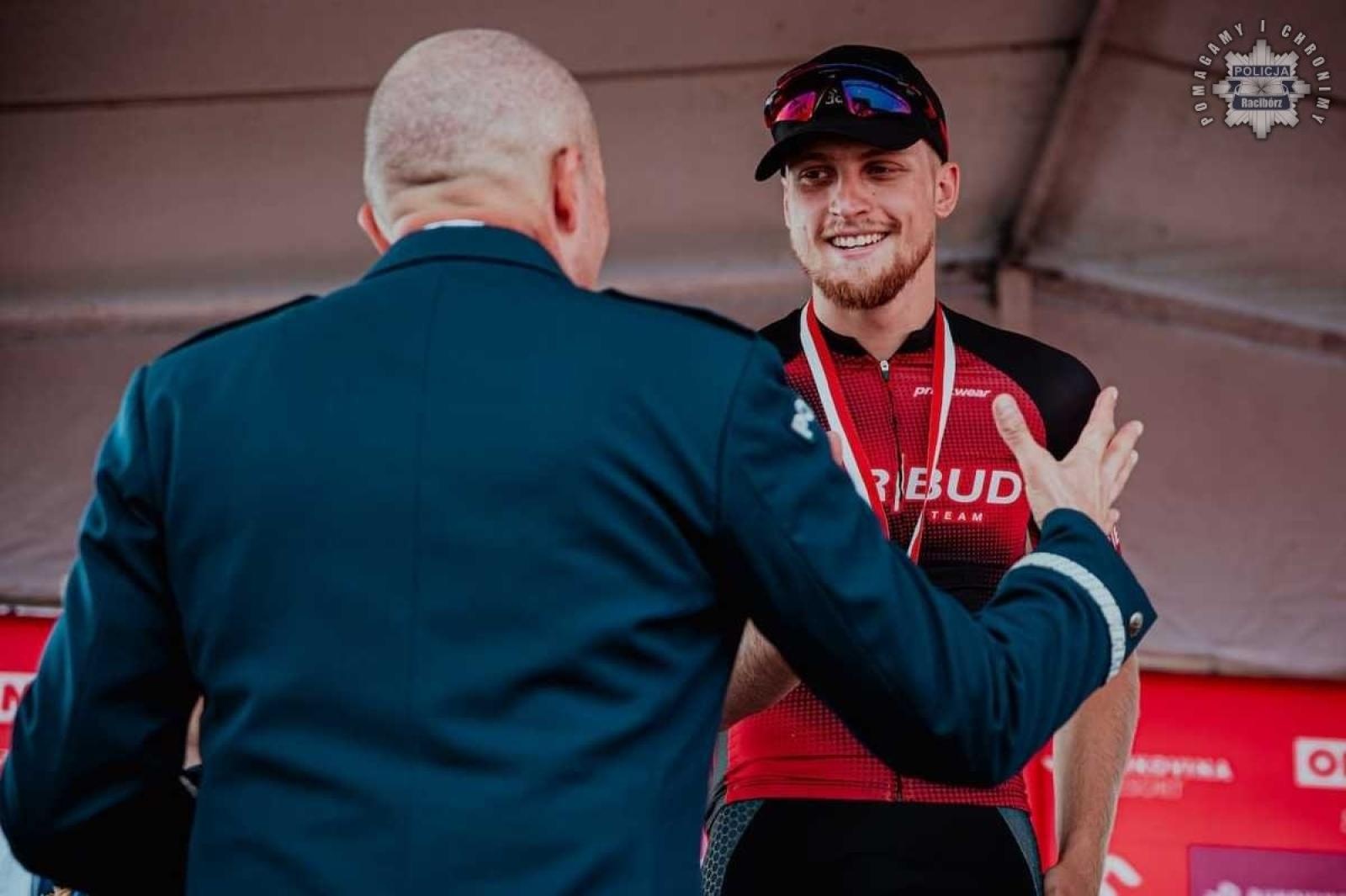 Zdjęcie w galerii na portalu naszraciborz.pl: Sukces policjanta z Pietrowic Wielkich na Górskich Mistrzostwach Polski Policji w kolarstwie szosowym wiadomości z regionu