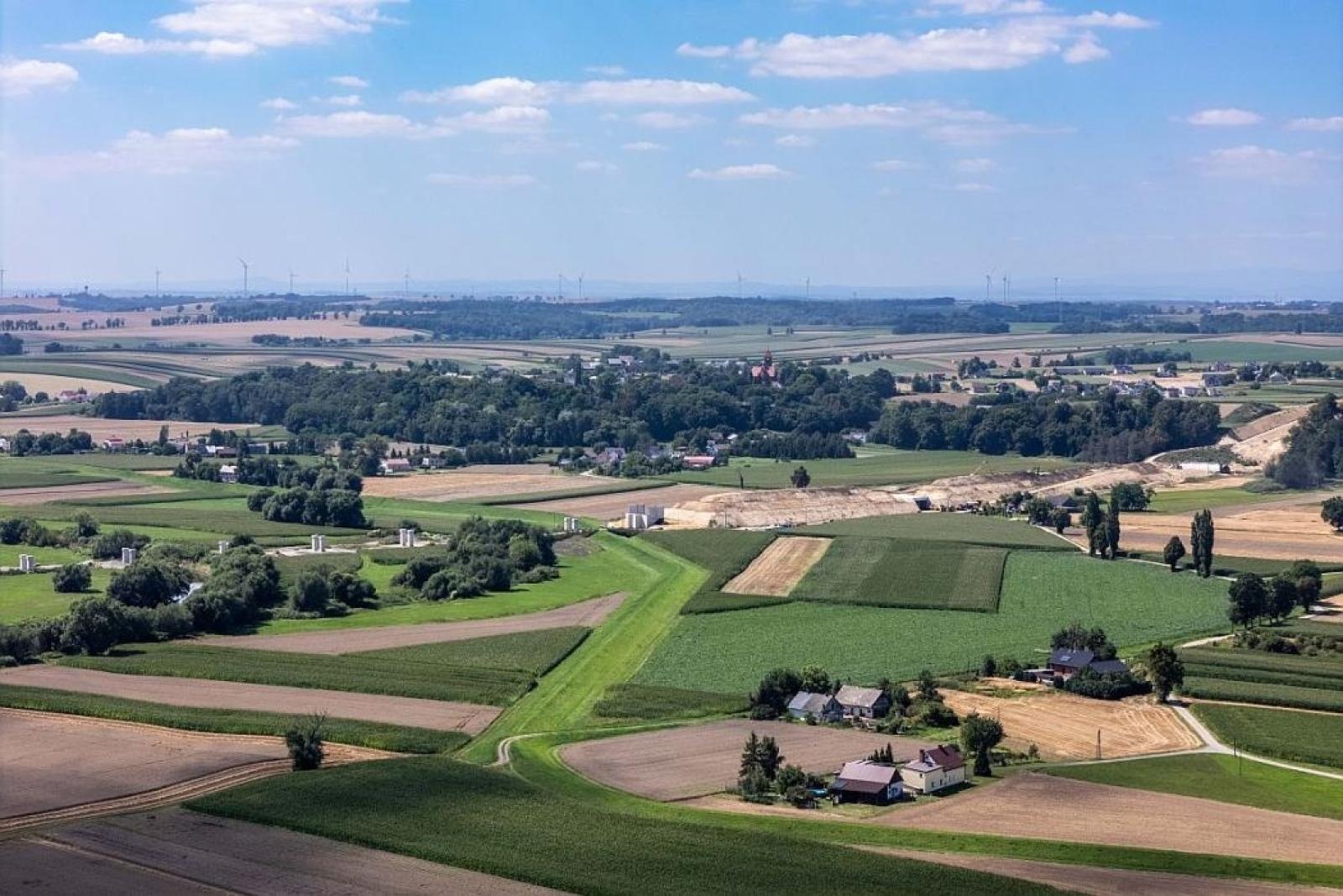 Zdjęcie w galerii na portalu naszraciborz.pl: Nowy most na Odrze rośnie w oczach – z bliska widać, jak powstają jego potężne elementy wiadomości z regionu