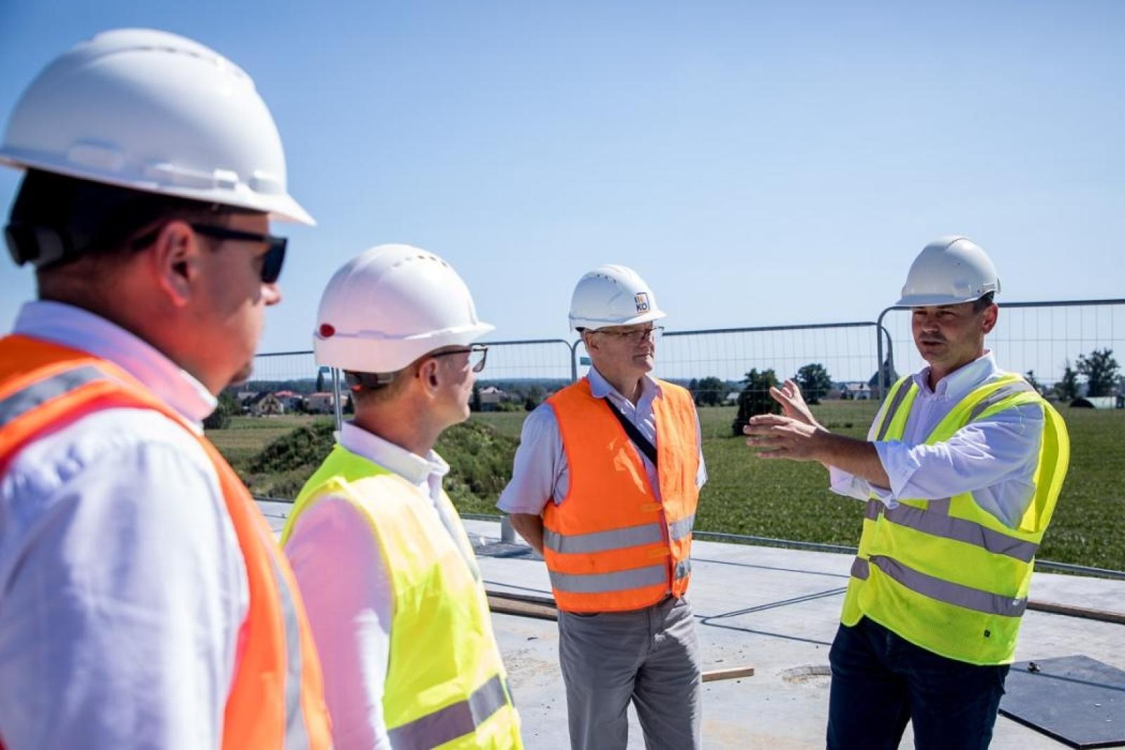 Zdjęcie w galerii na portalu naszraciborz.pl: Nowy most na Odrze rośnie w oczach – z bliska widać, jak powstają jego potężne elementy wiadomości z regionu